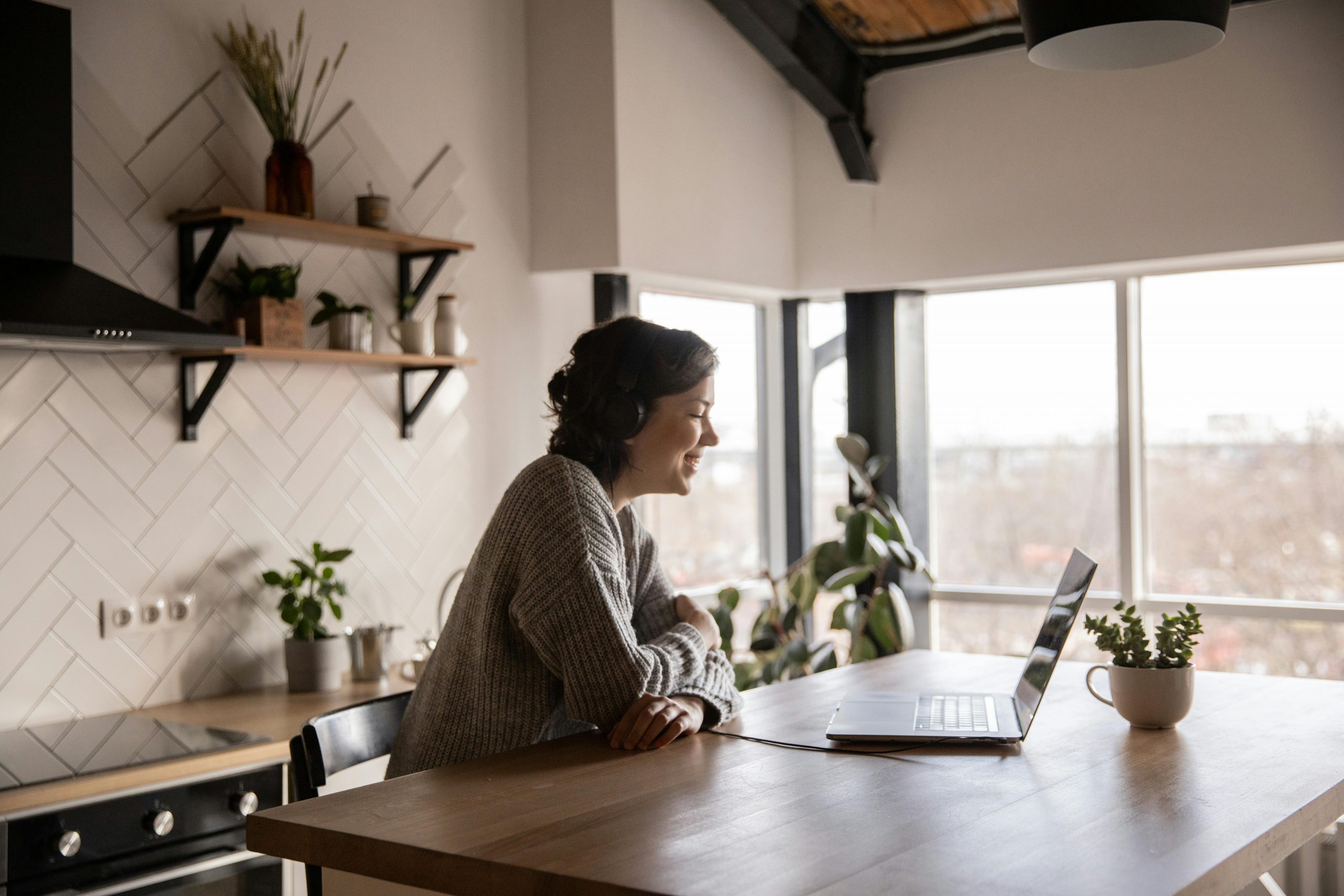 Lire la suite à propos de l’article How to start a business as a woman to quit your 9 to 5 job in 2025?