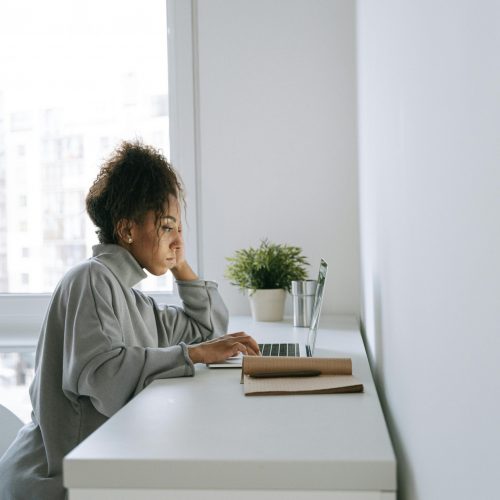 Learn how to build an email list without a website and monetize it for recurring income. Discover bold strategies for female entrepreneurs ready to scale their businesses and attract their dream clients.